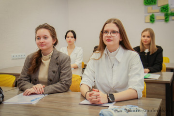 дмитрий Чернышенко: Количество заявлений в педагогические вузы в 2026 году стало на 185 тысяч больше, чем годом ранее - фото - 2