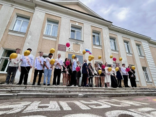 последний звонок прозвенел для выпускников Вяземского округа - фото - 7